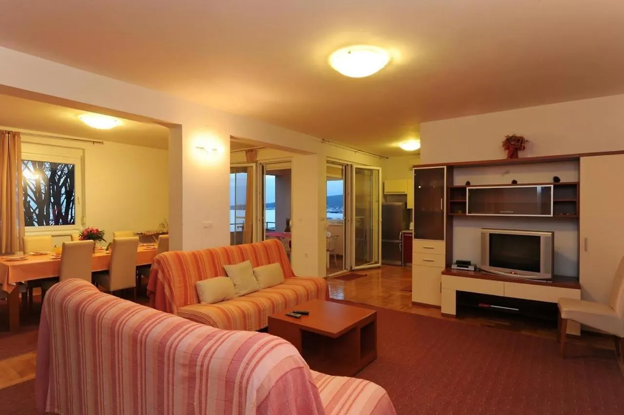 Apartment Villa Fontana 2 Sukosan Croatia